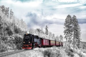 train-3758523_1920